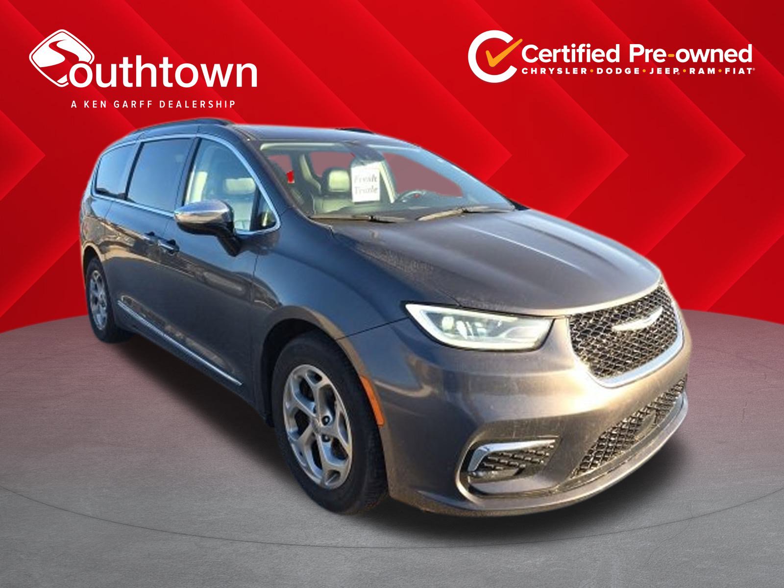 2023 Chrysler Pacifica Limited's photo