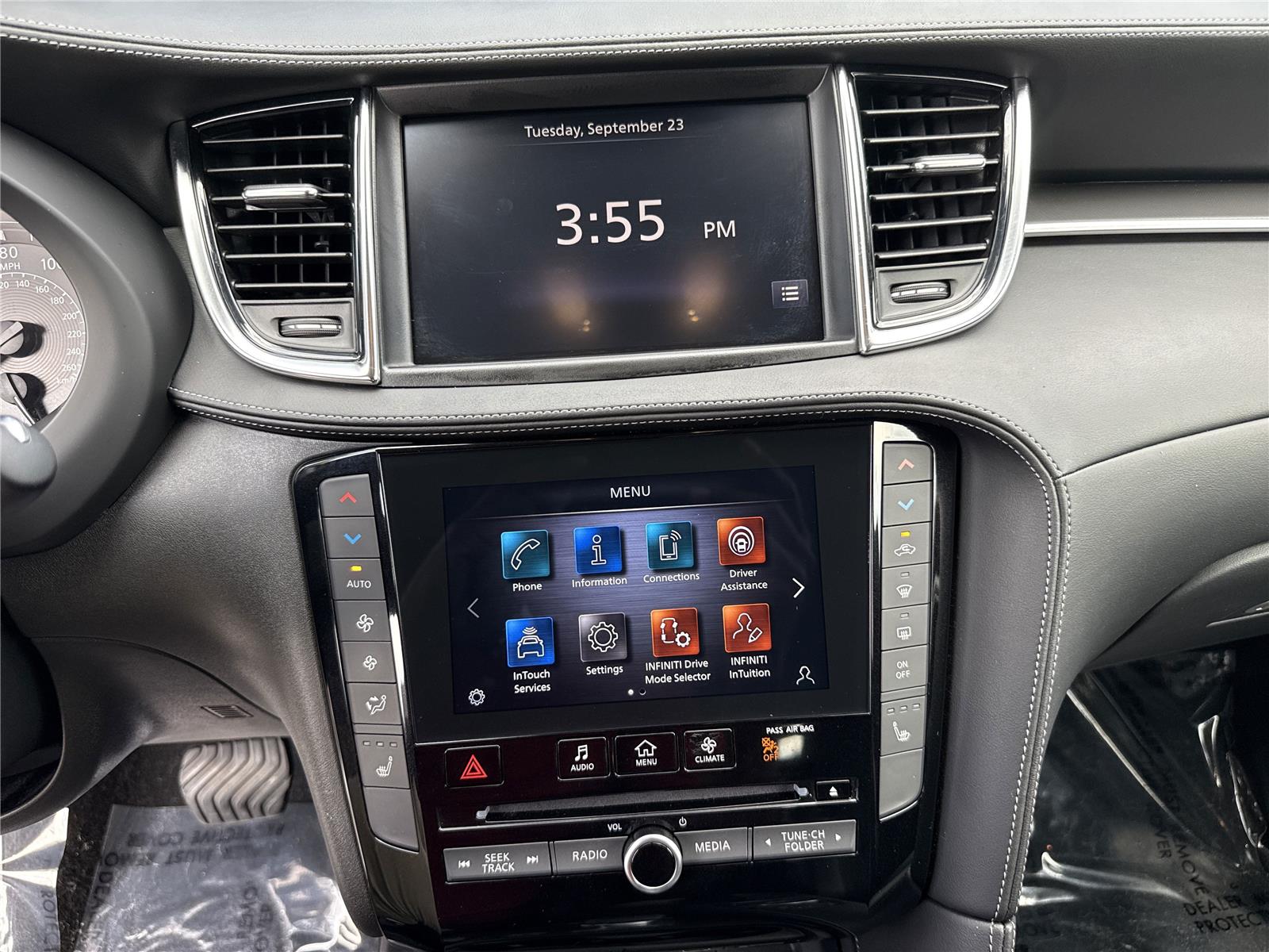 2024 Infiniti QX50 Luxe photo 18