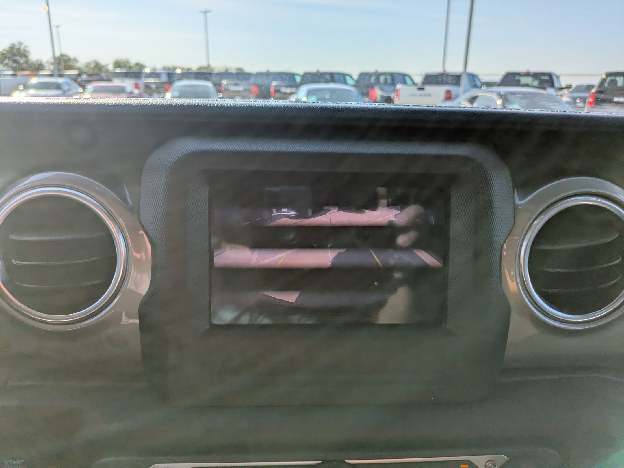 2019 Jeep Wrangler Unlimited Sahara photo 15