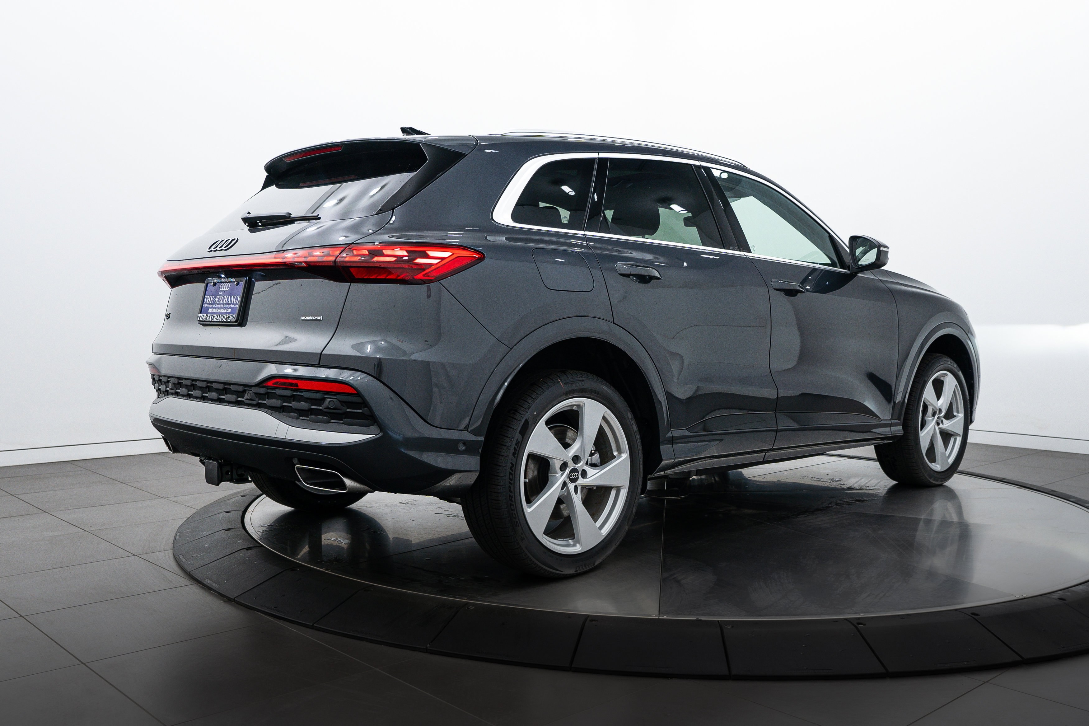 2025 Audi Q5 Premium Plus photo 3