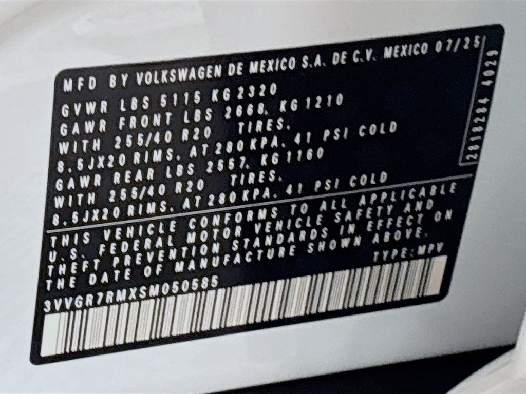 2025 Volkswagen Tiguan SE R-Line Black photo 24