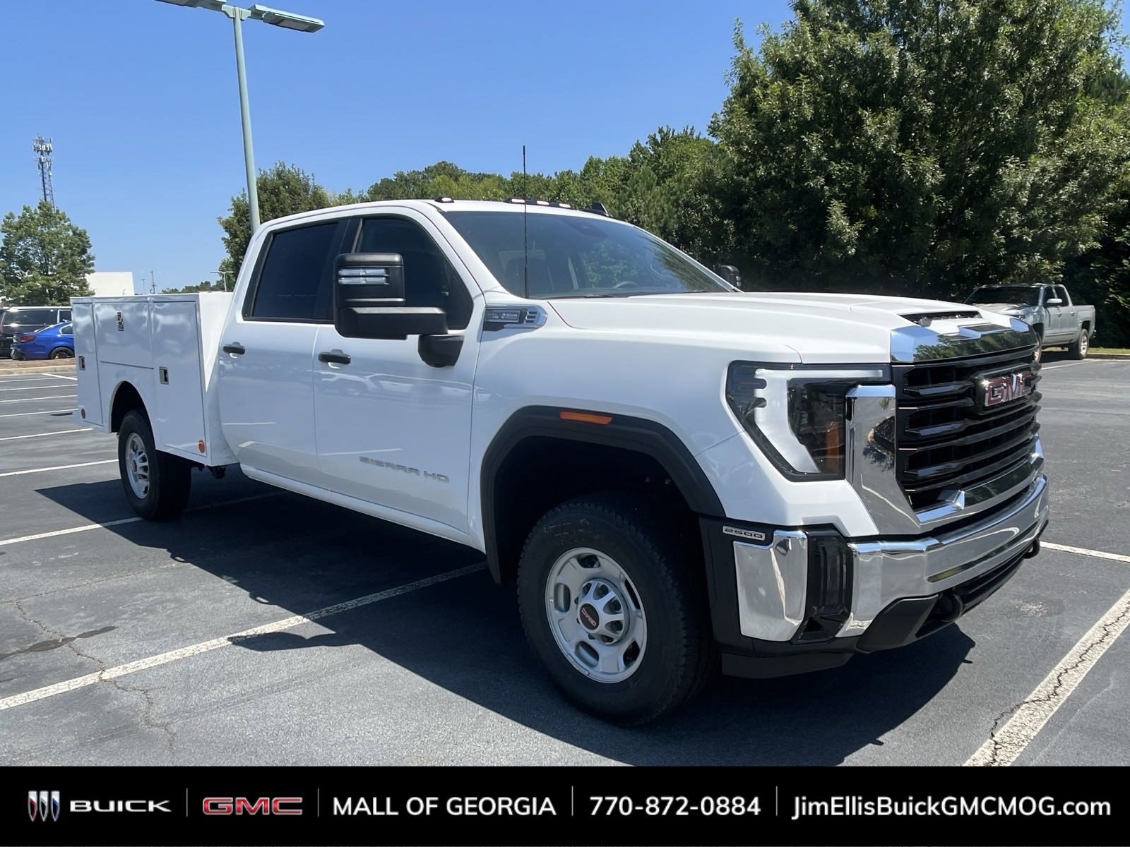 2024 GMC Sierra 2500HD Pro's photo