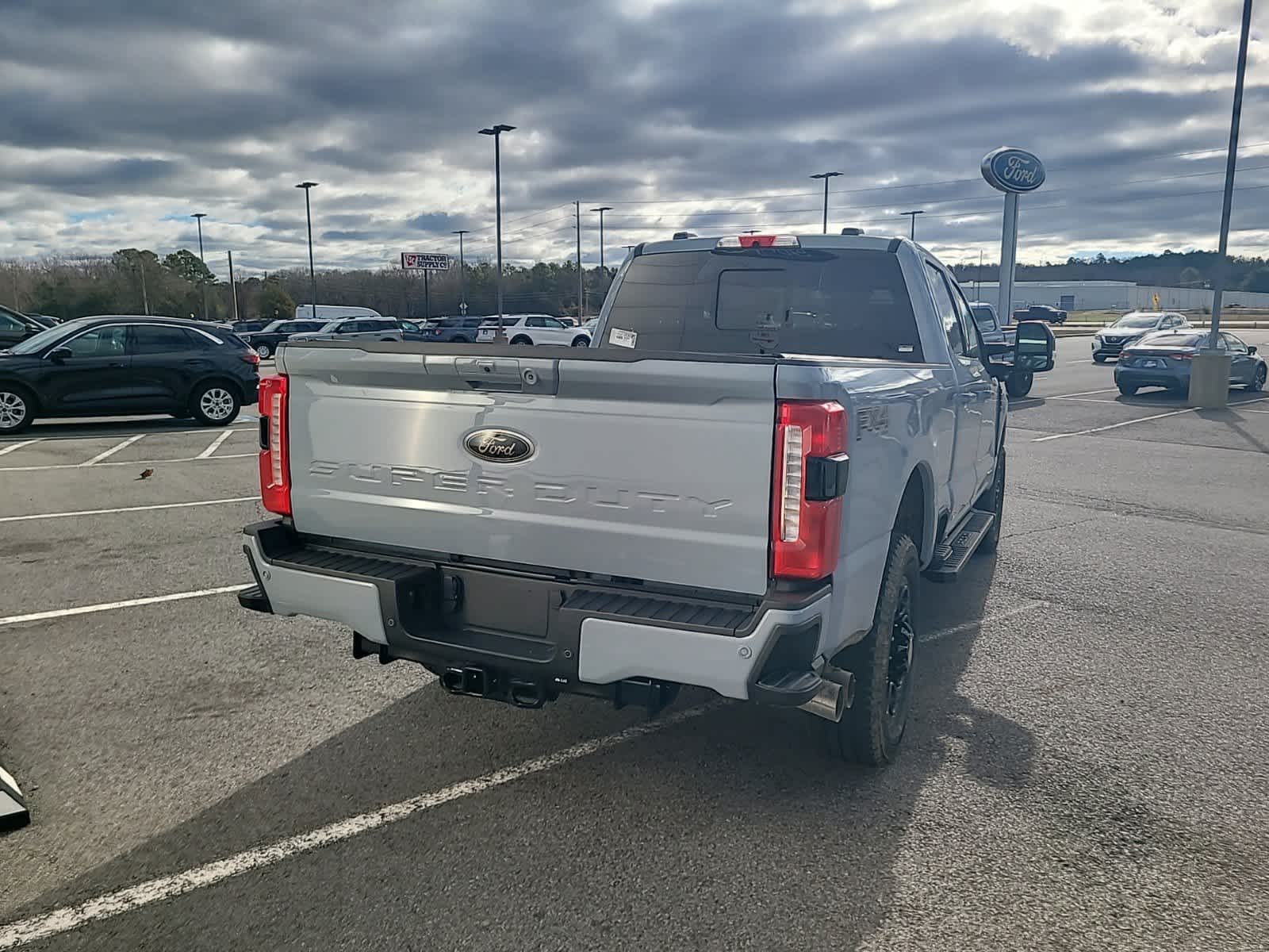 2025 Ford F-250 Lariat photo 3