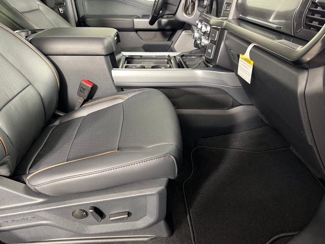 2025 Ford F-350 Lariat photo 23