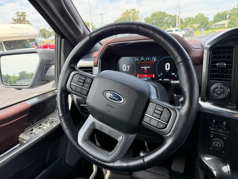 2022 Ford F-150 Lariat photo 13