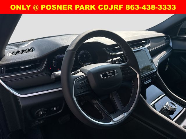 2025 Jeep Grand Cherokee Altitude X photo 4