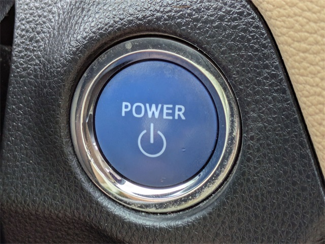 2019 Toyota RAV4 Hybrid XLE photo 14