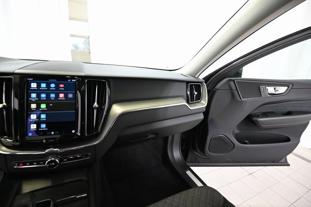 2022 Volvo XC60 B5 Momentum photo 19