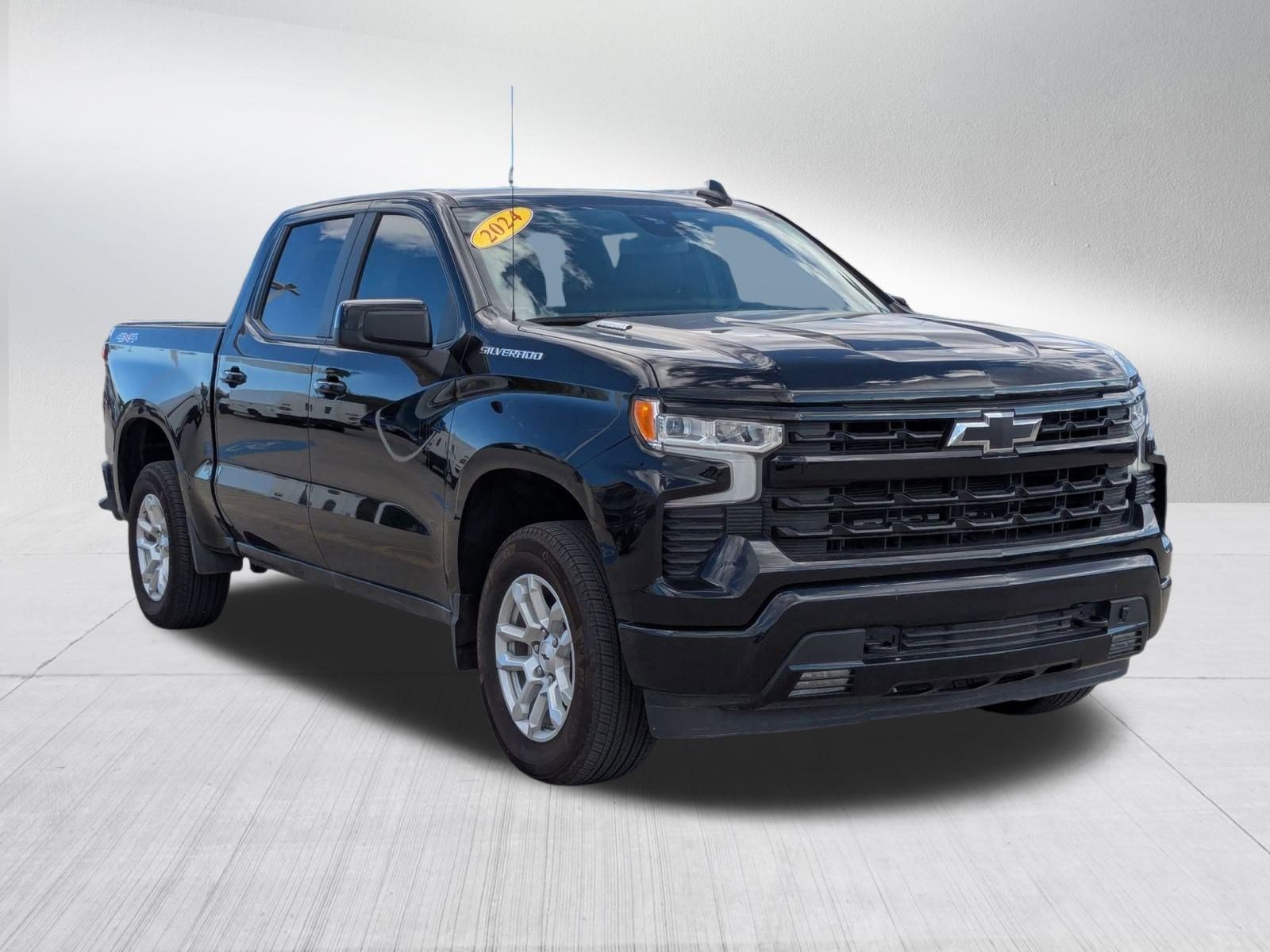 2024 Chevrolet Silverado 1500 RST photo 3