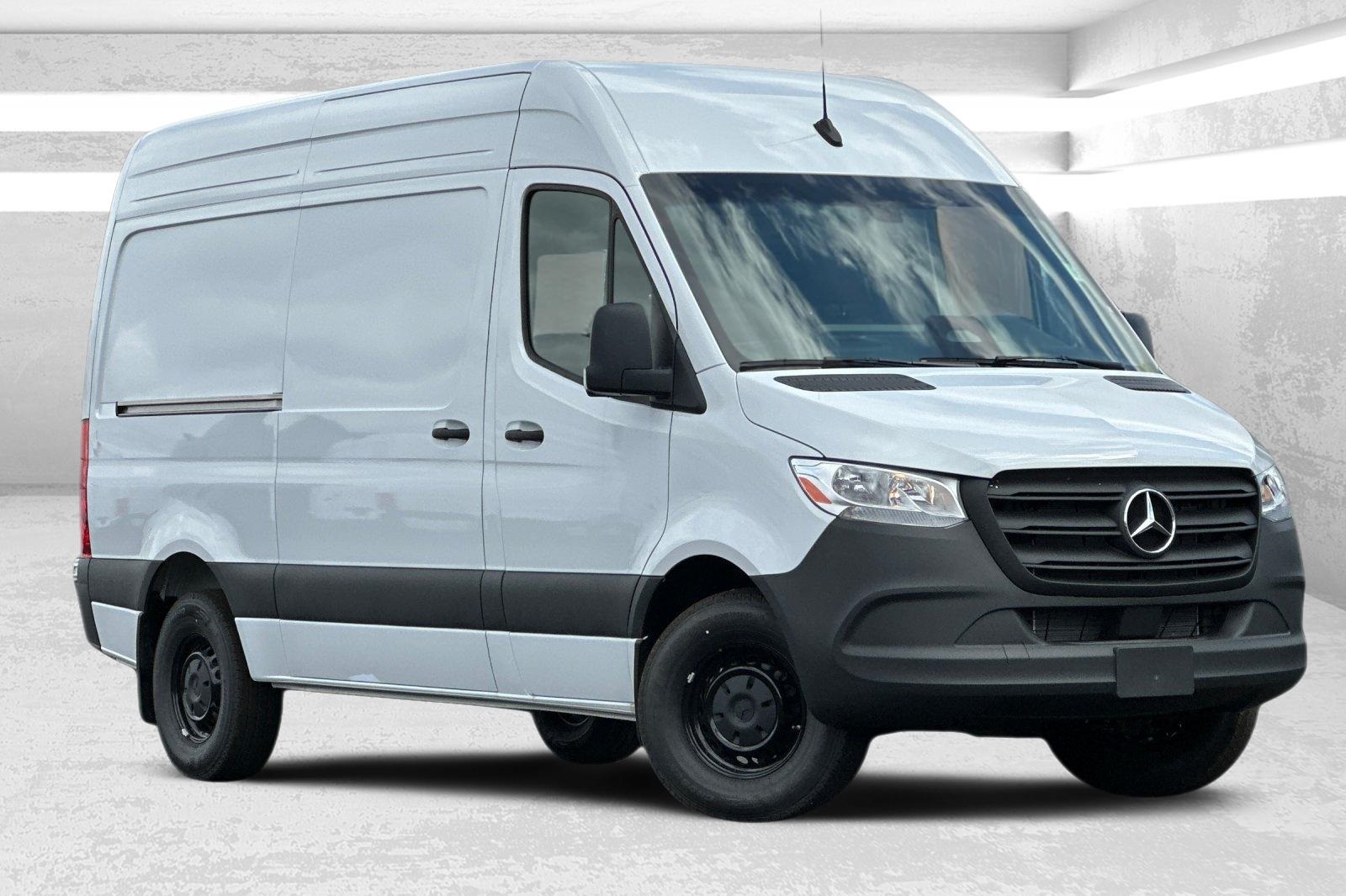 2025 Mercedes-Benz Sprinter Cargo Van Base's photo