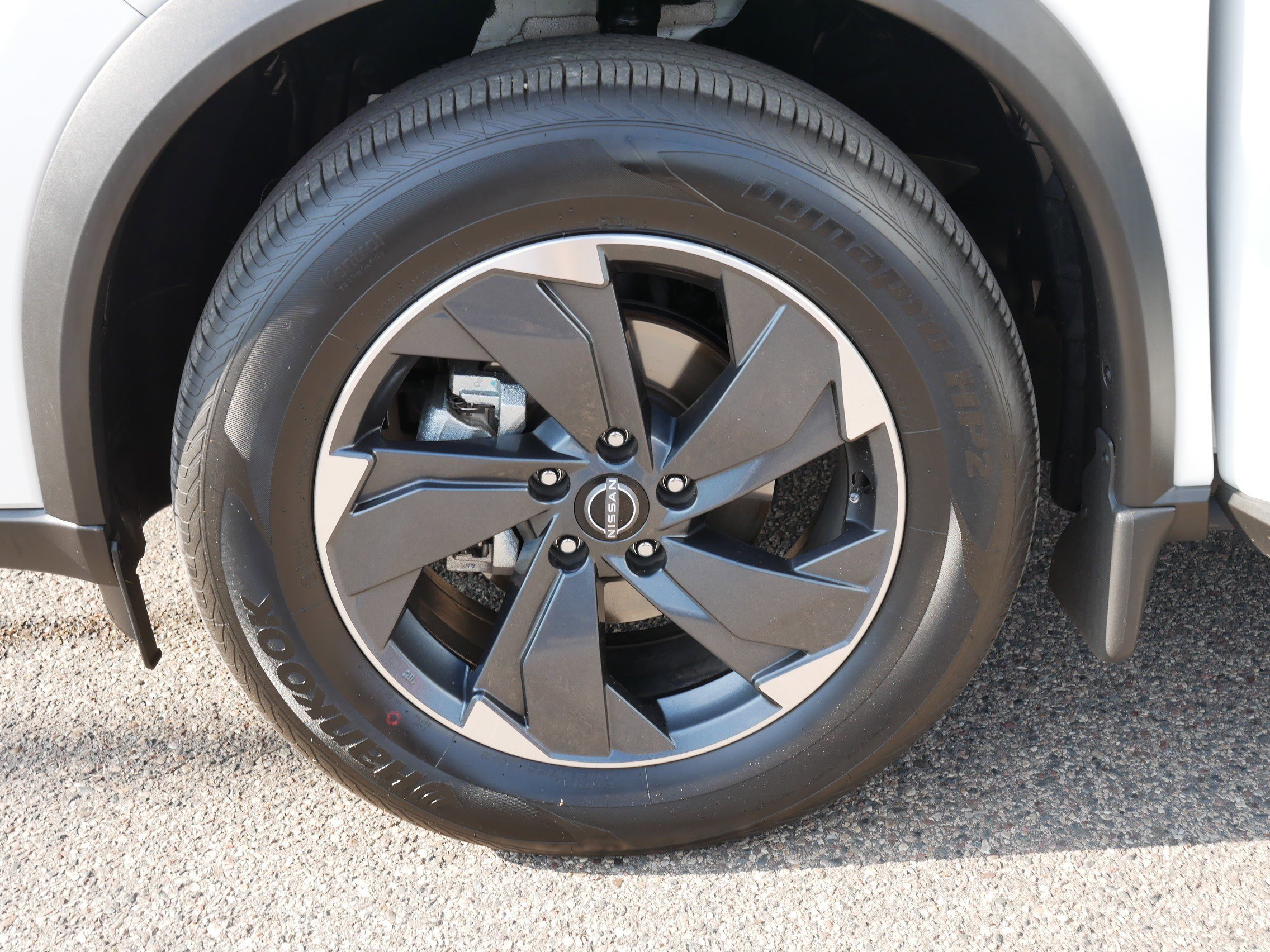 2025 Nissan Rogue SV photo 12