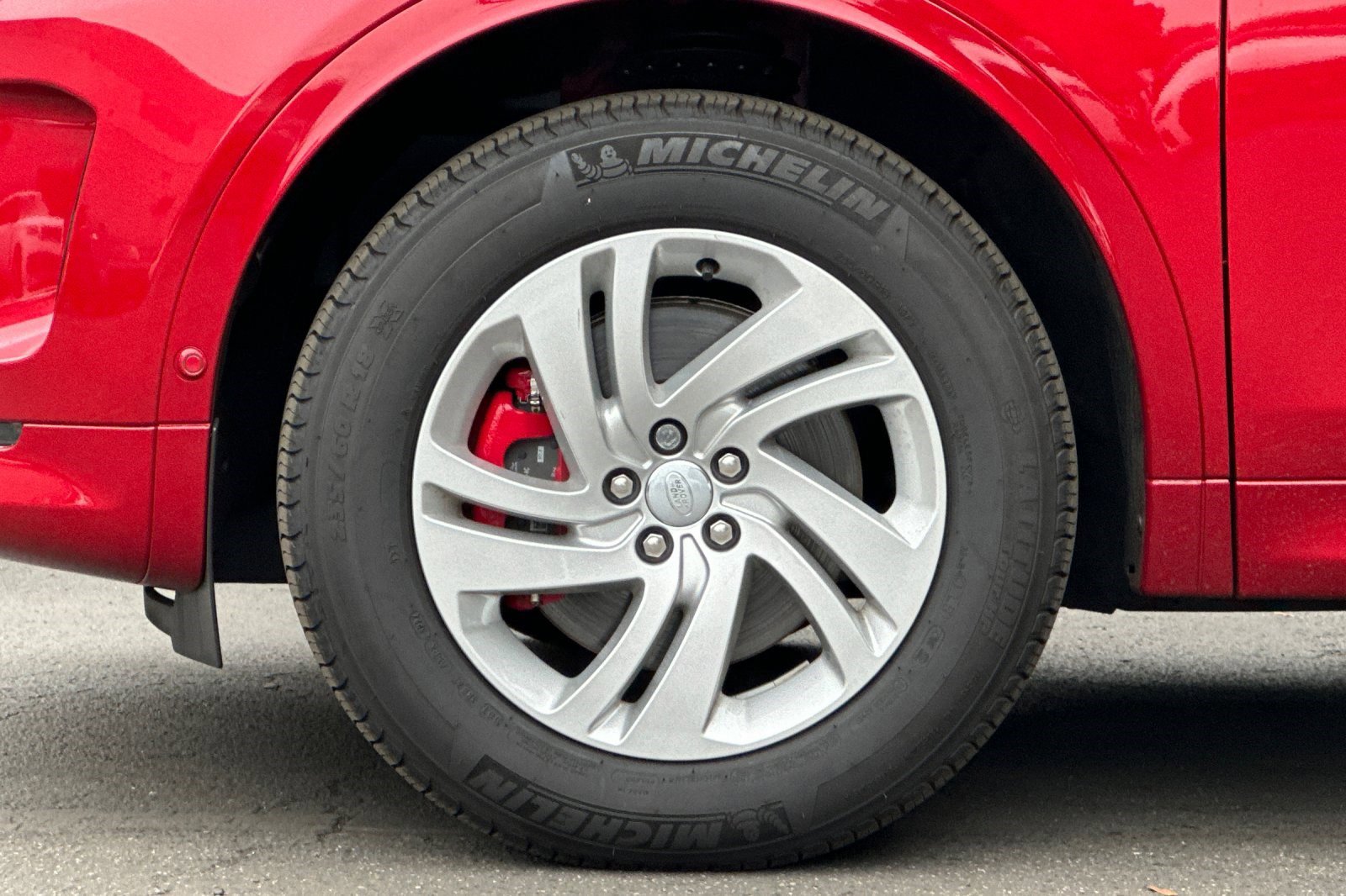 2024 Land Rover Discovery Sport S photo 12