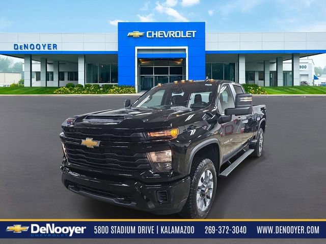 2026 Chevrolet Silverado HD Custom's photo