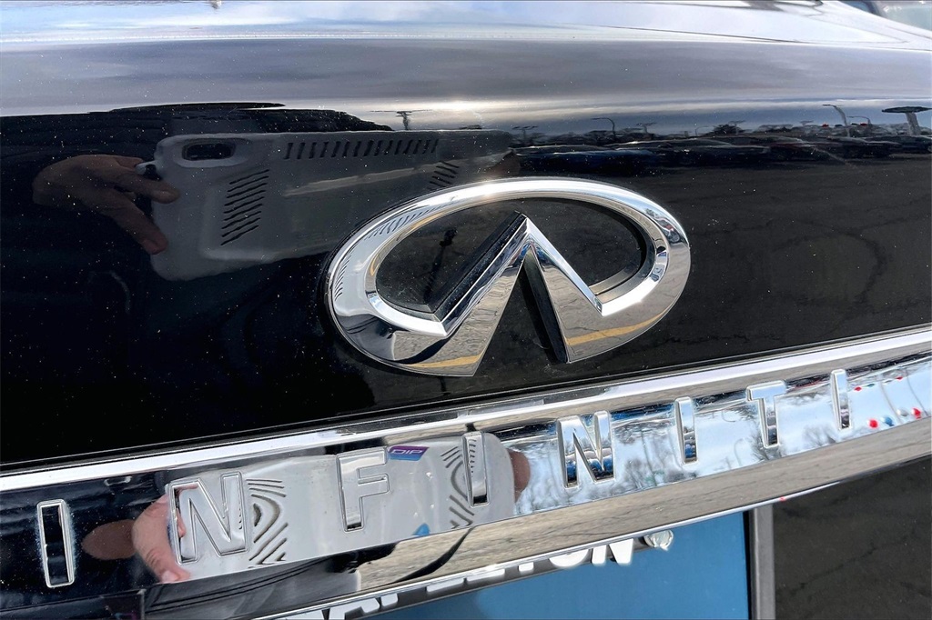 2019 INFINITI Q70 - Image 30