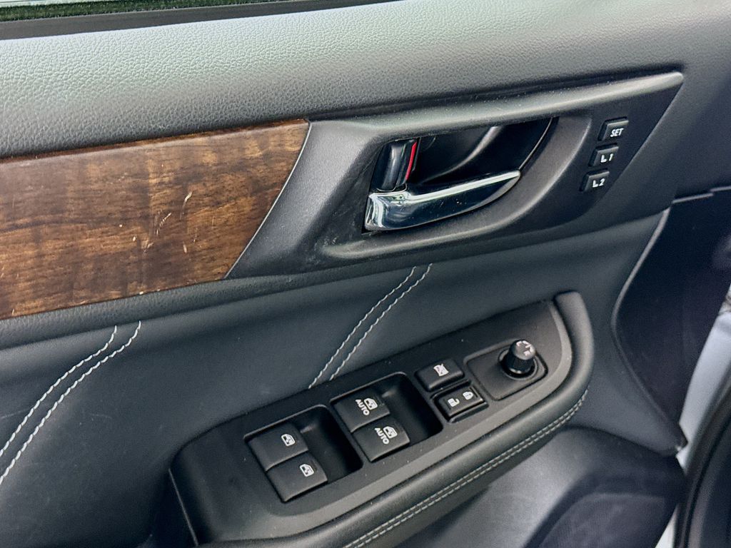 2019 Subaru Outback Limited photo 16