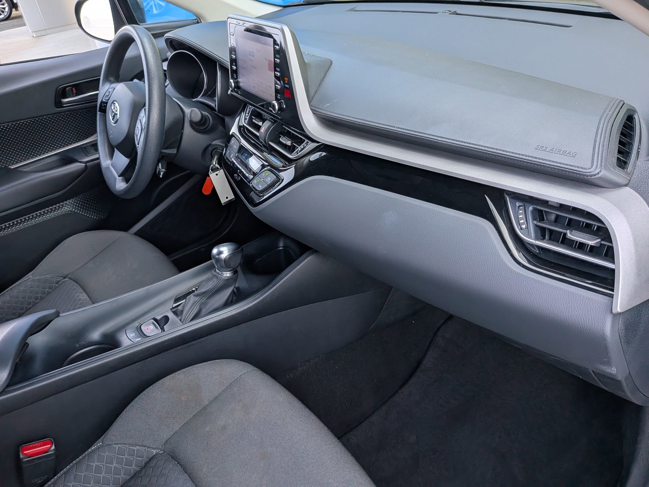 2021 Toyota C-HR LE photo 30