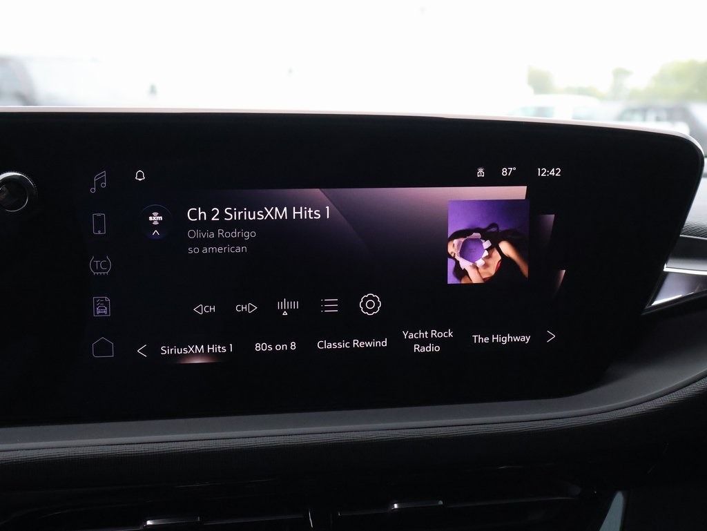 2025 Buick Envista ST photo 30