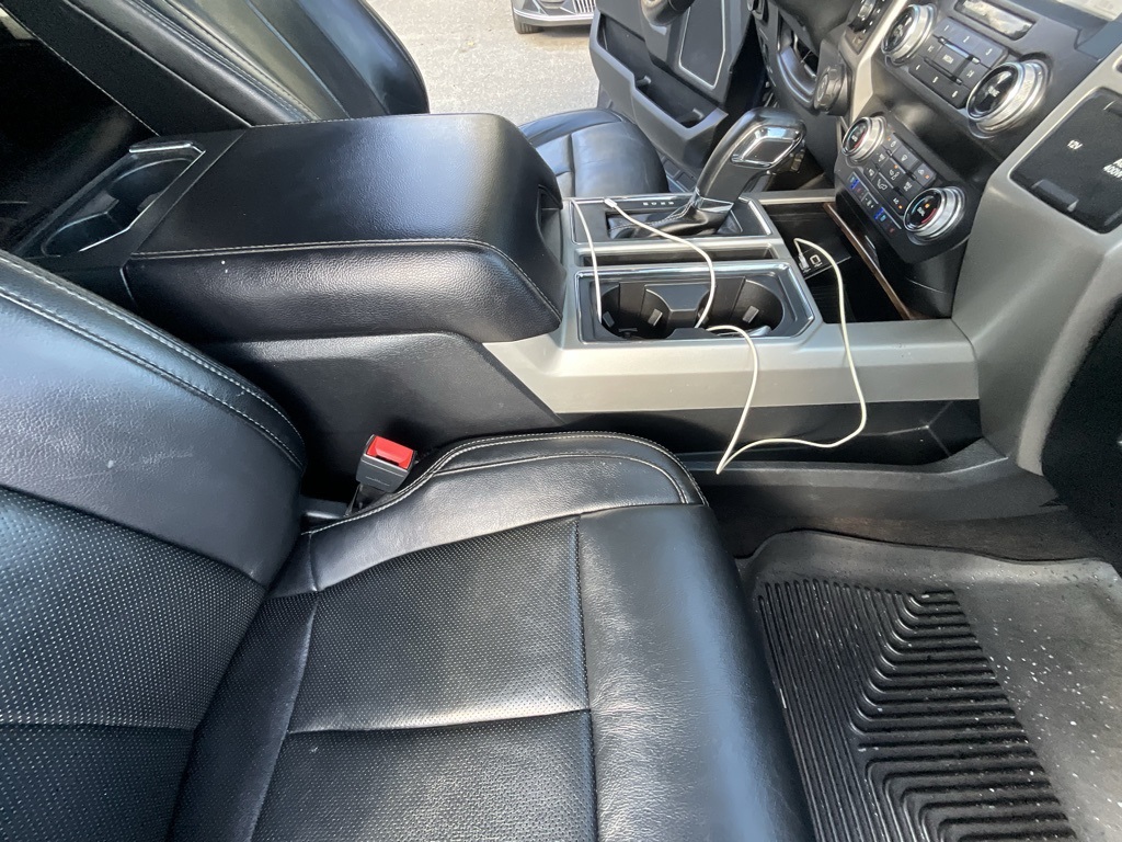 2020 Ford F-150 Lariat photo 35