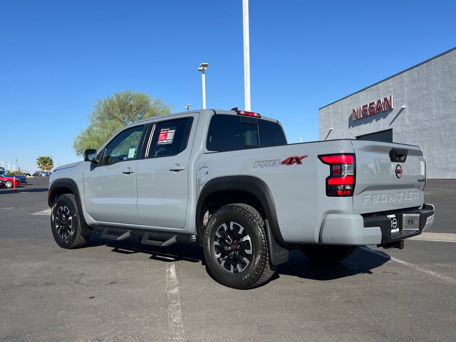 2023 Nissan Frontier PRO-4X photo 6