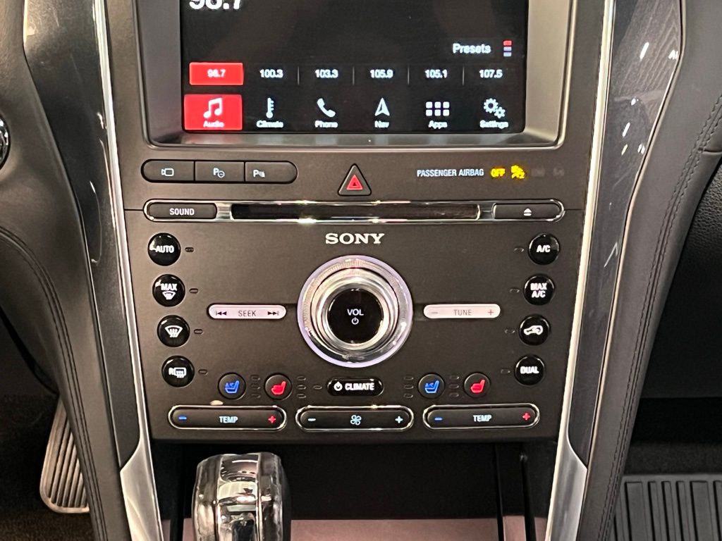 2018 Ford Explorer Platinum photo 26
