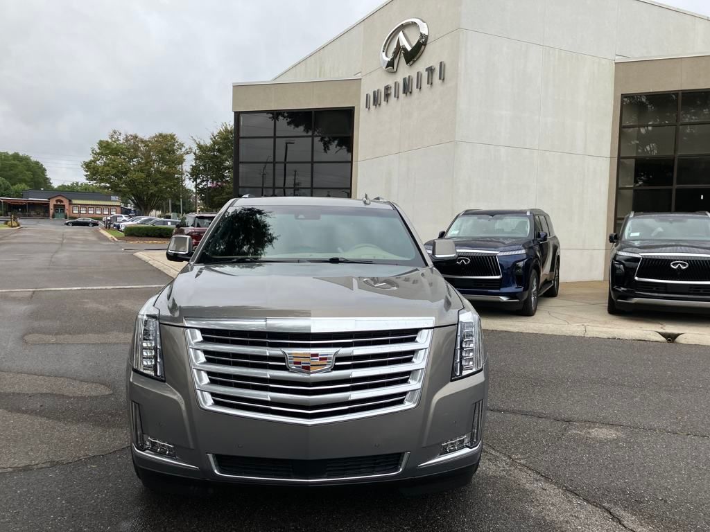 2019 Cadillac Escalade Platinum photo 2
