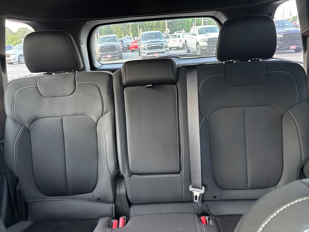 2024 Jeep Cherokee Limited 4xe photo 13