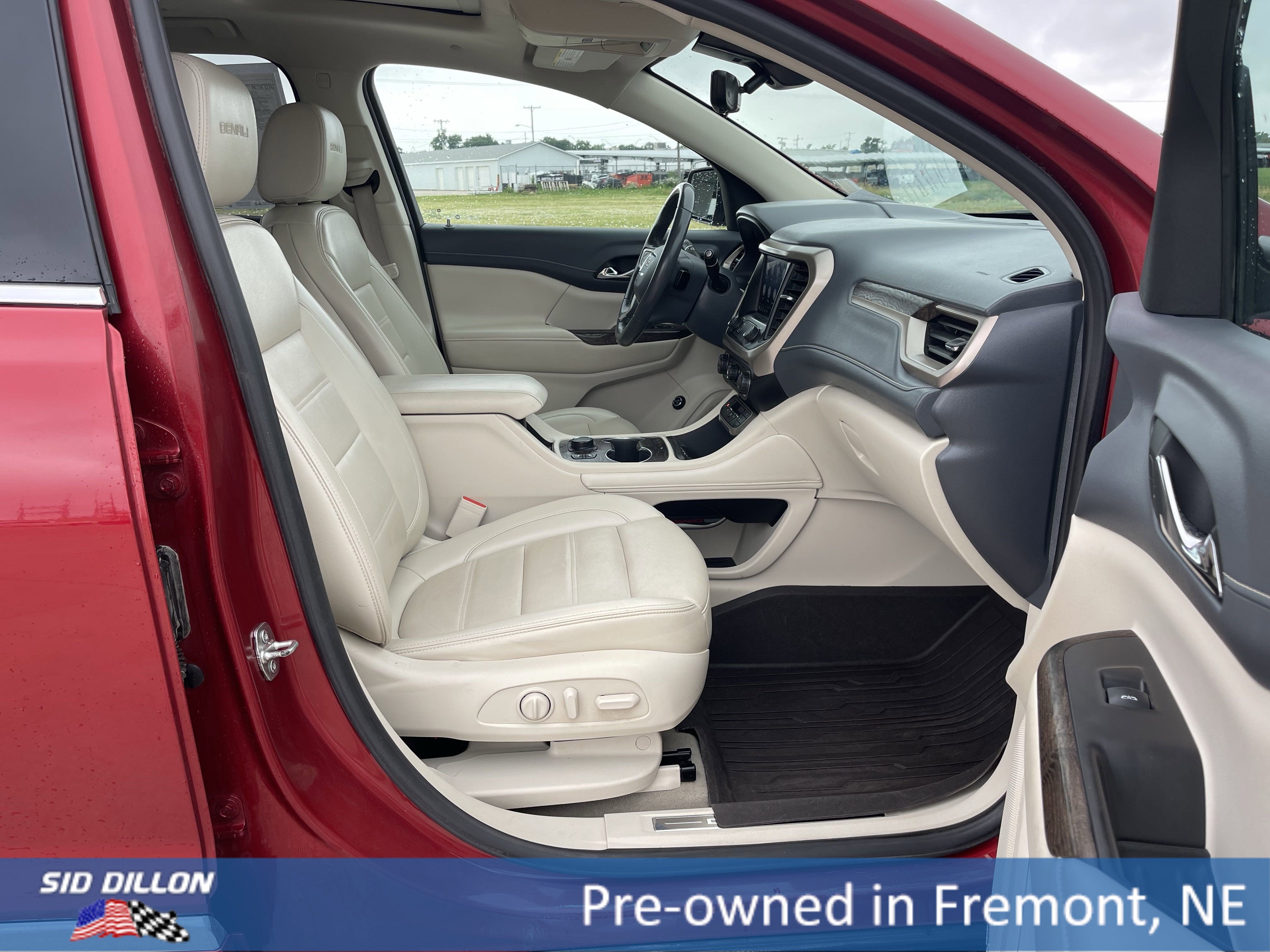 2021 Gmc Acadia Denali photo 2
