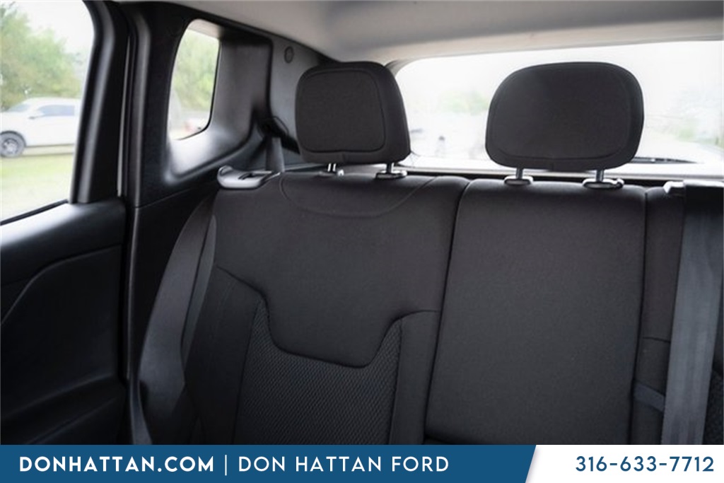 2019 Jeep Renegade Latitude photo 16