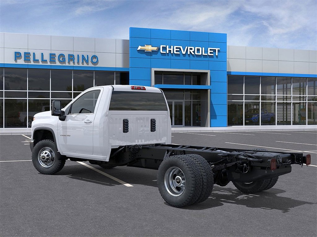 2025 Chevrolet Silverado 3500HD Work Truck photo 2