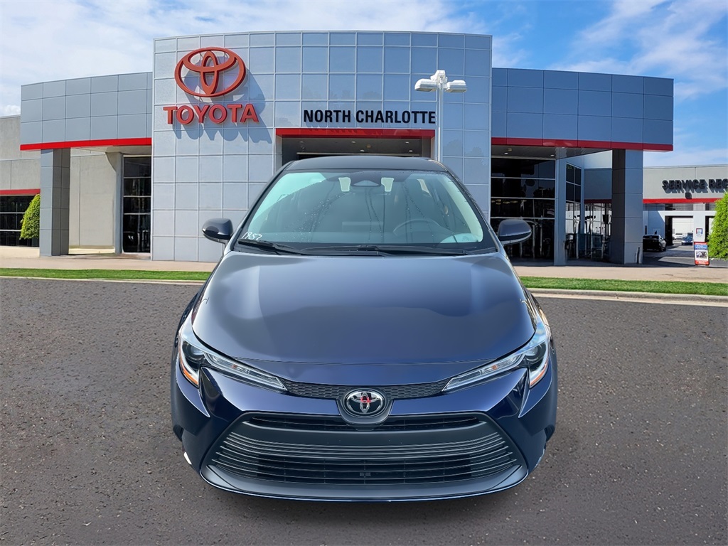 2025 Toyota Corolla LE photo 2