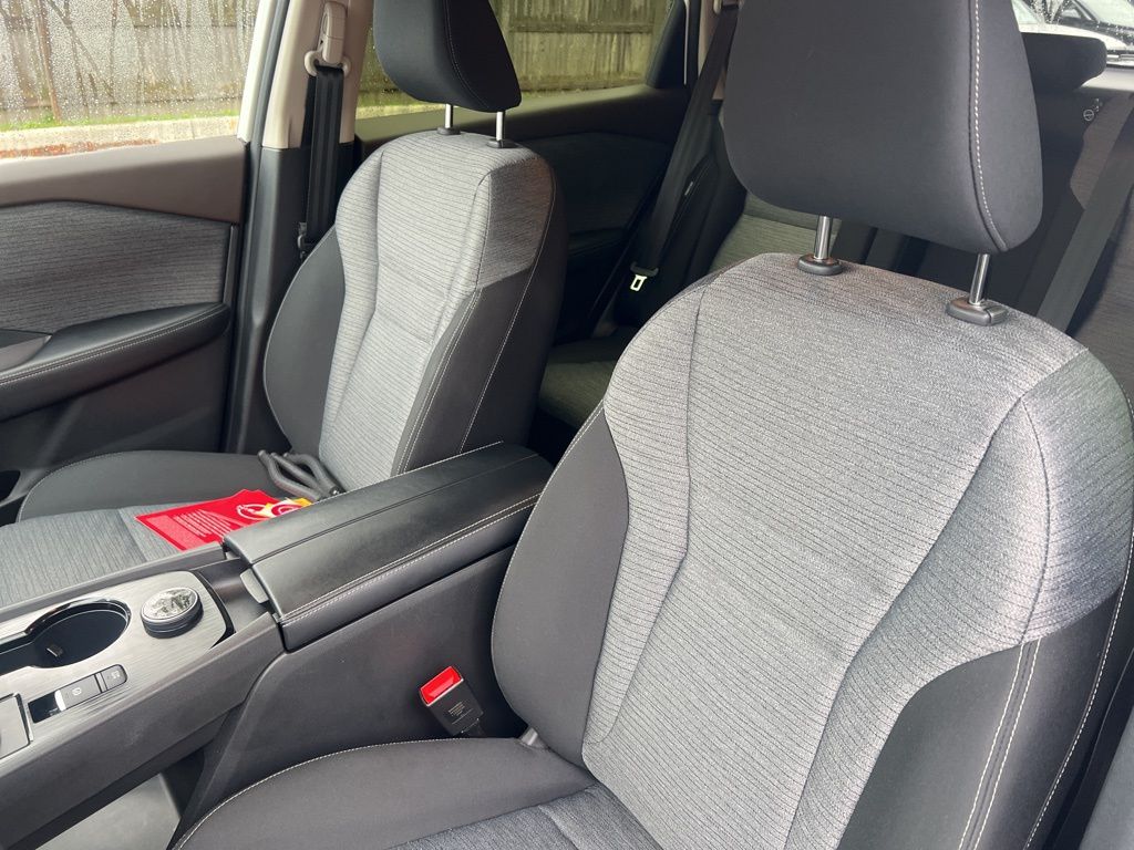 2023 Nissan Rogue SV photo 5