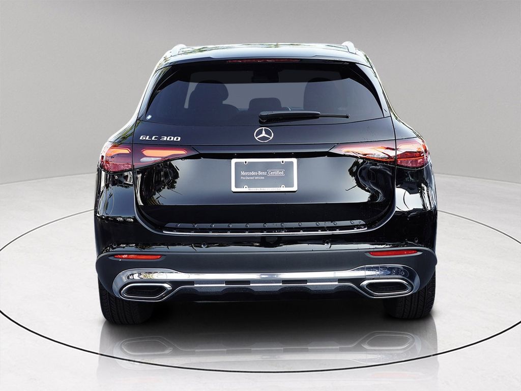 2025 Mercedes Benz GLC 300 photo 5