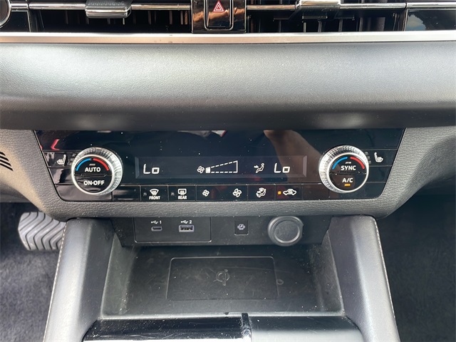 2024 Mitsubishi Outlander SE photo 28