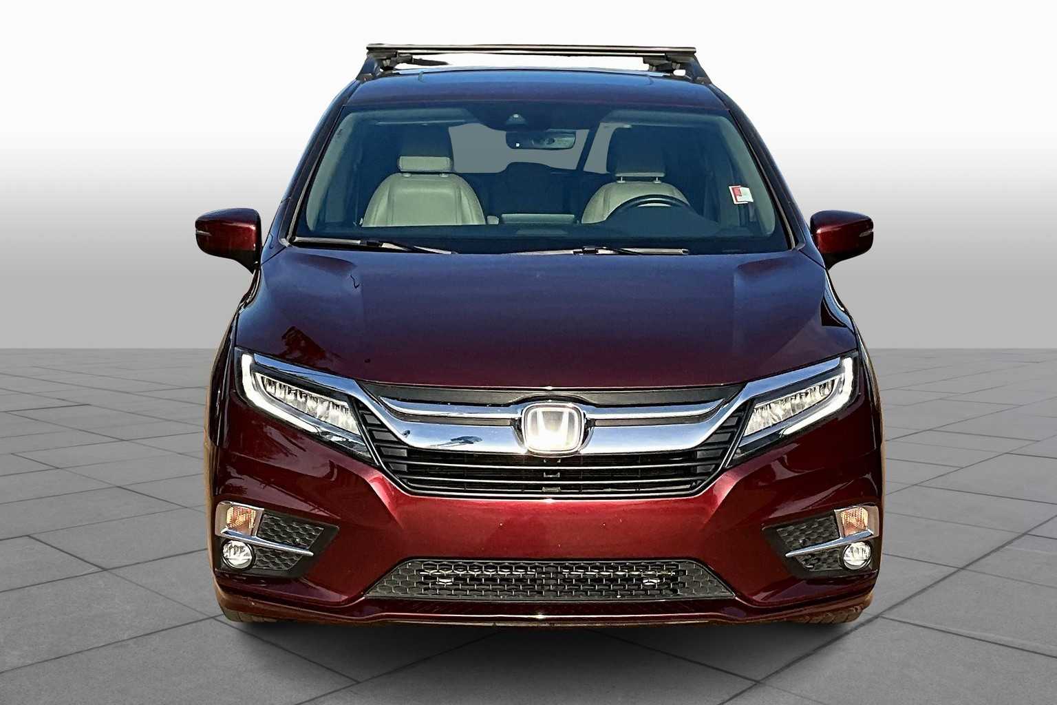 2019 Honda Odyssey Touring photo 3