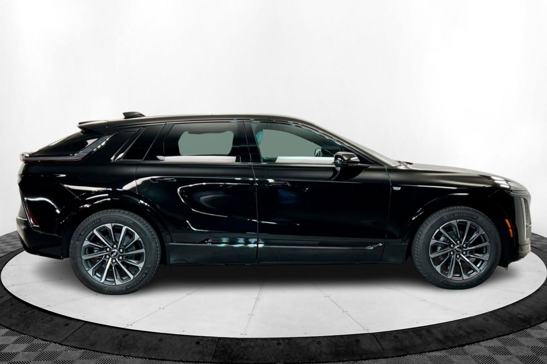 2025 Cadillac Lyriq Sport photo 4