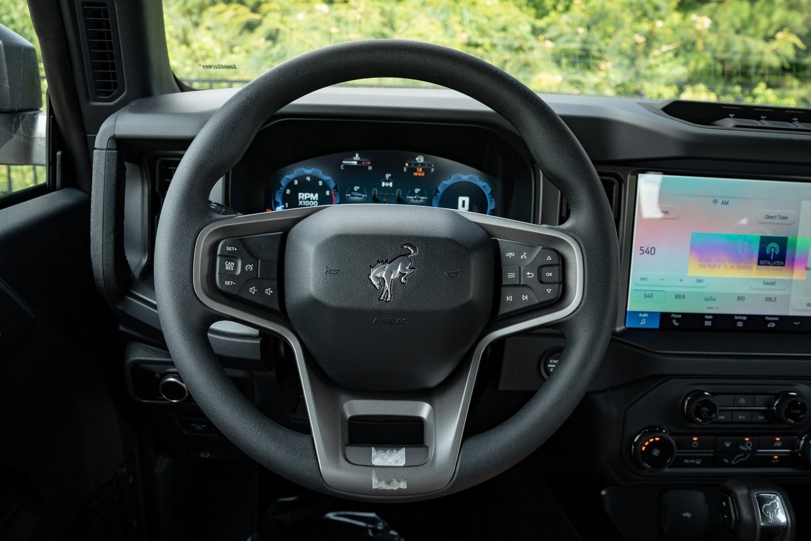 2025 Ford Bronco Base photo 24