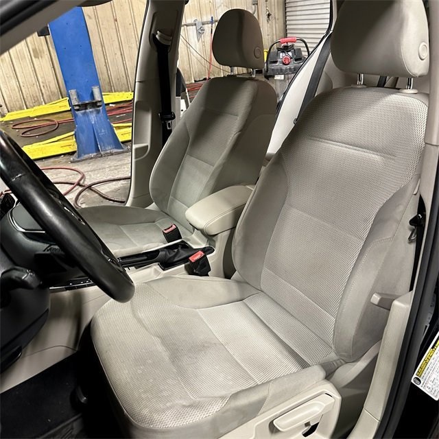 2016 Volkswagen Golf TSI S photo 2