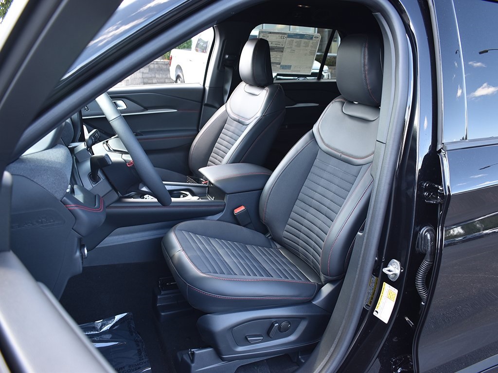 2025 Ford Explorer ST-Line photo 4