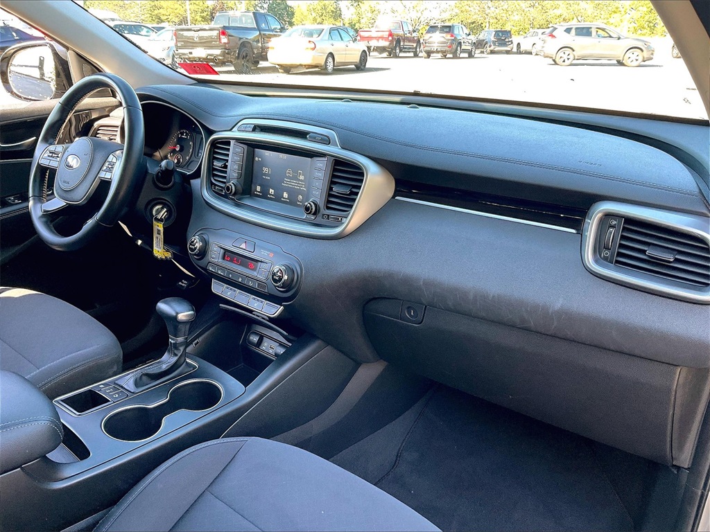 2019 Kia Sorento LX photo 12