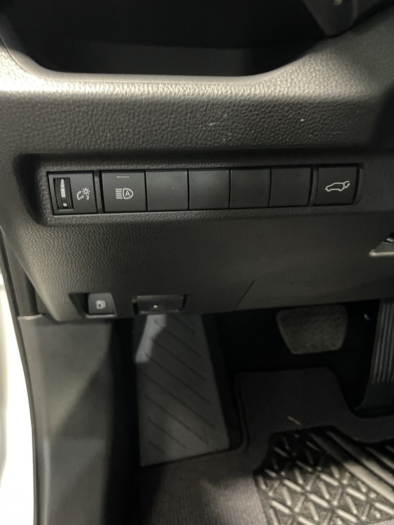 2024 Toyota RAV4 Hybrid SE photo 34