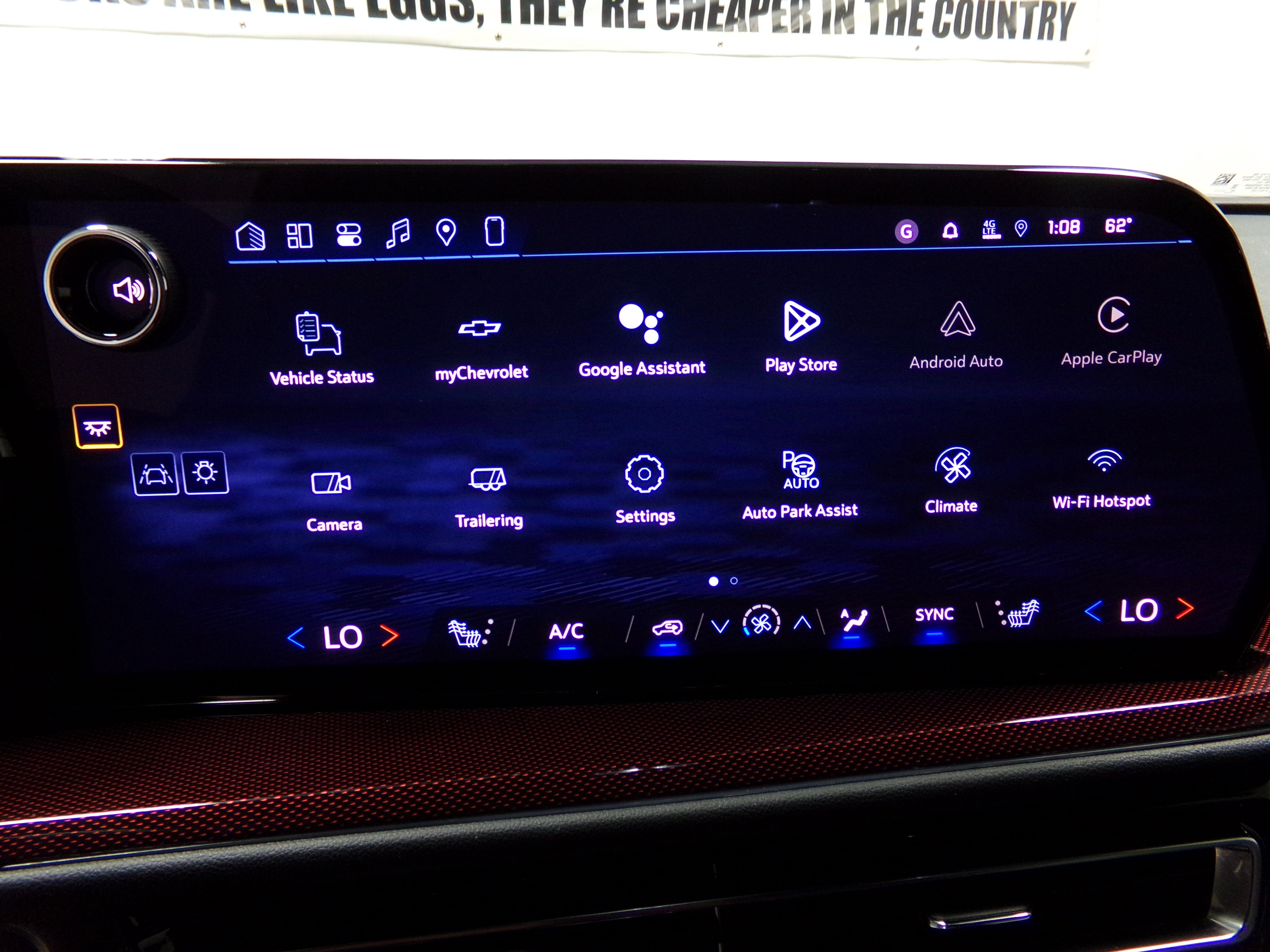 2026 Chevrolet Traverse Z71 photo 8