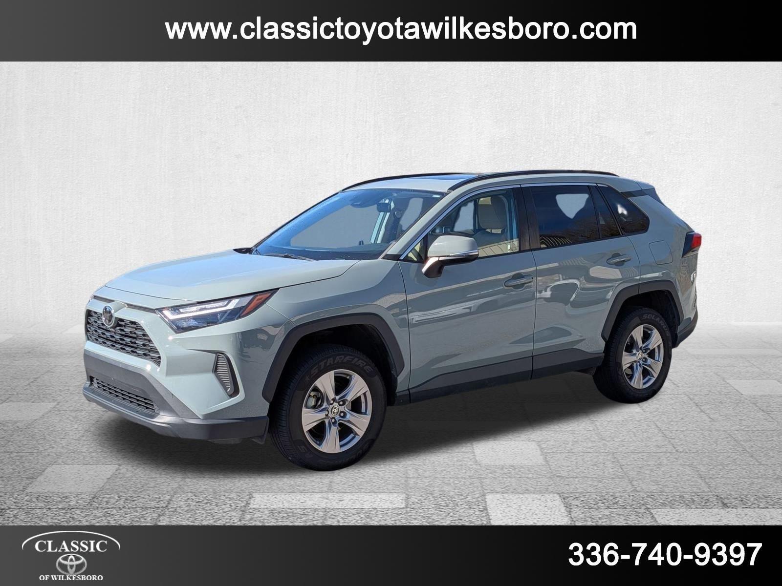 2022 Toyota RAV4 XLE's photo
