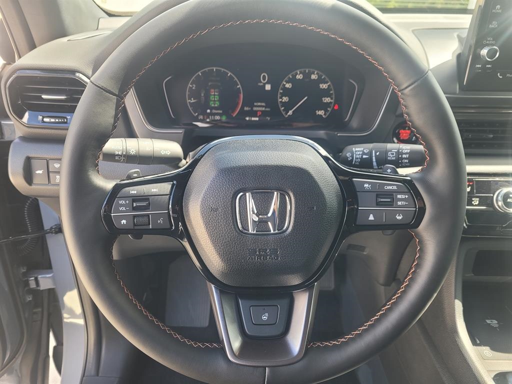 2025 Honda Pilot TrailSport photo 9