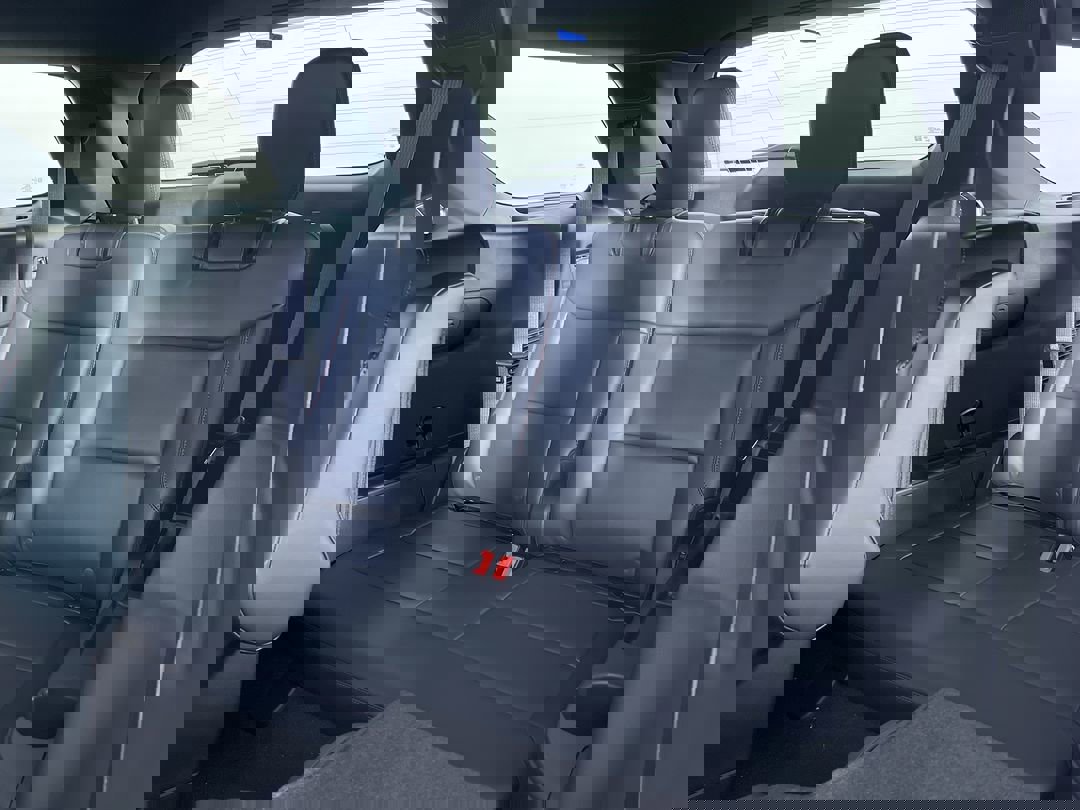 2025 Ford Explorer ST photo 21