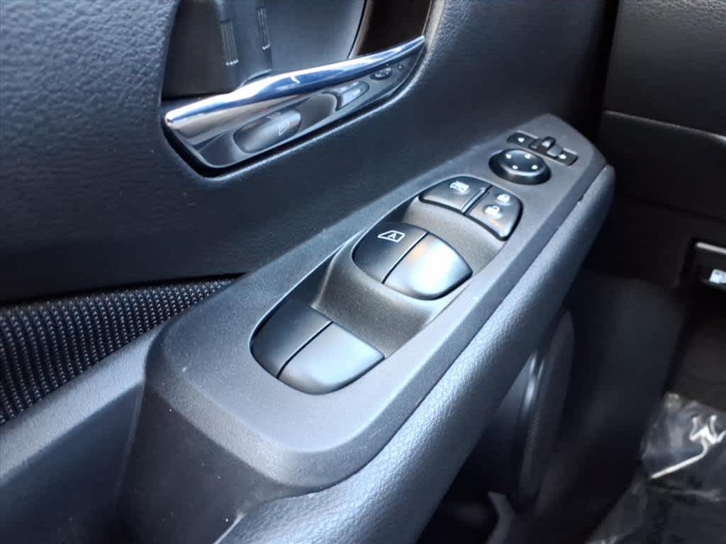 2023 Nissan Kicks SV photo 19
