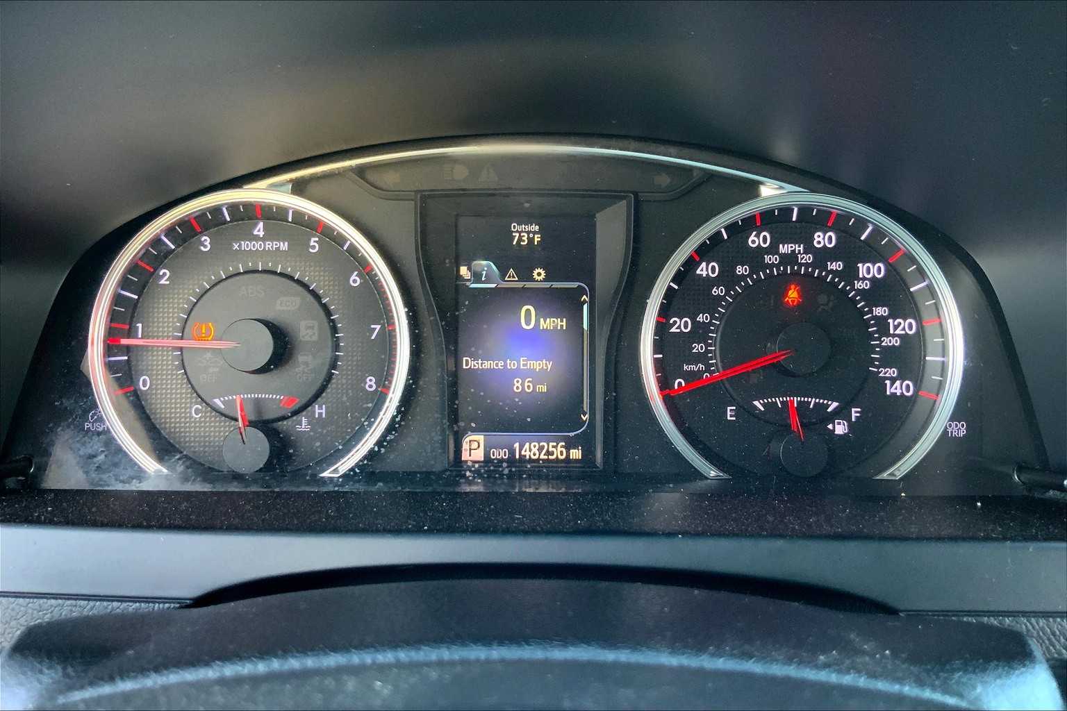 2015 Toyota Camry SE photo 24