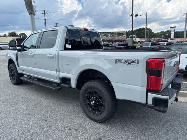 2025 Ford F-350 photo 9