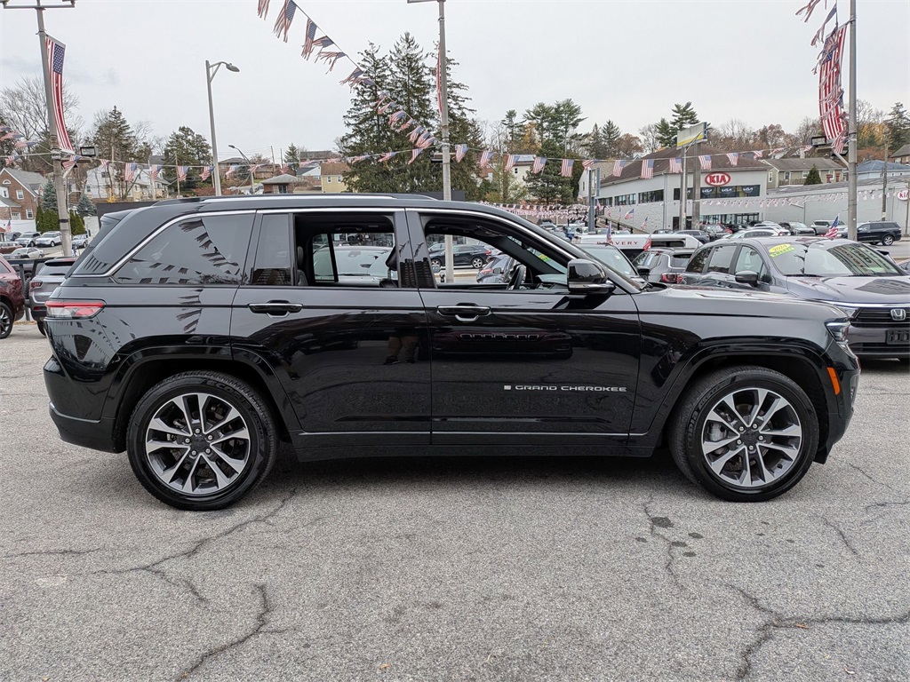2023 Jeep Grand Cherokee Overland photo 4