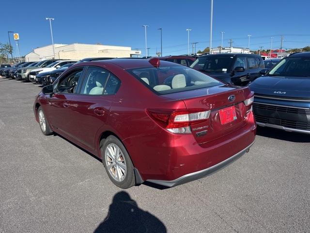 2017 Subaru Impreza 2.0i Premium photo 3