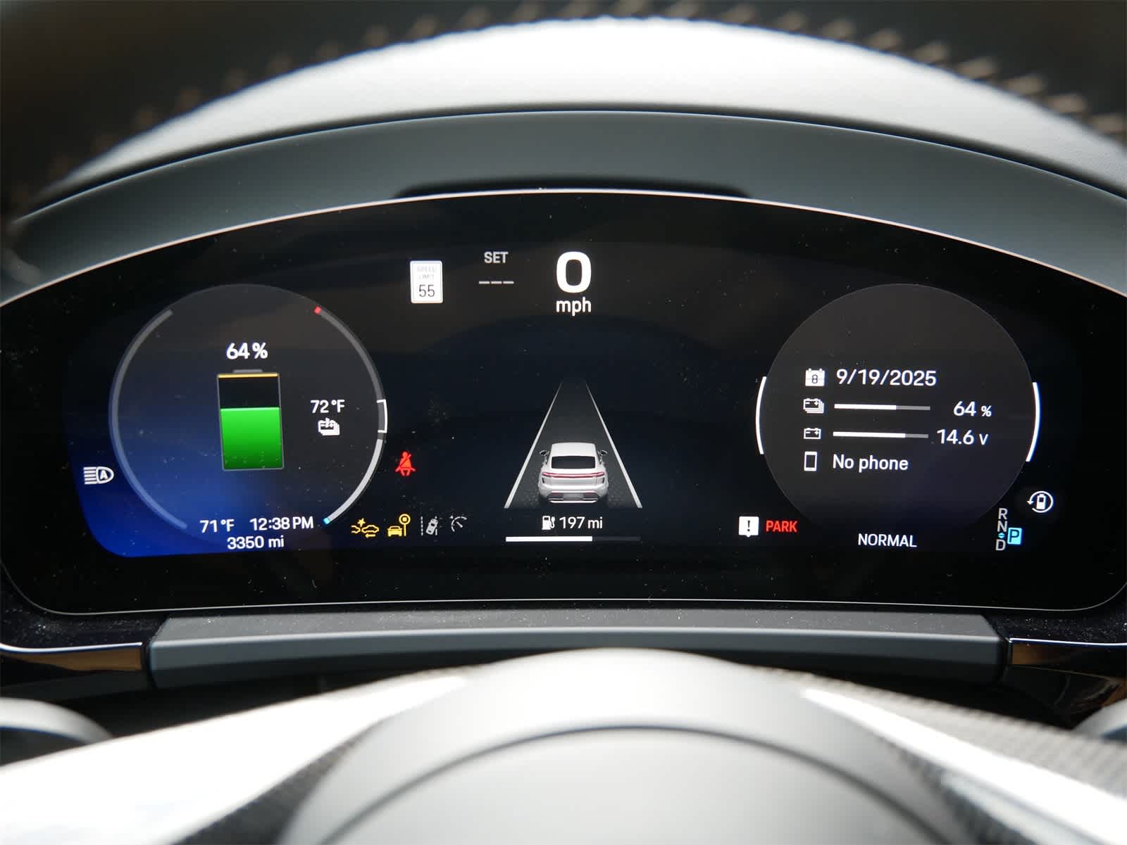 2024 Porsche Macan Electric Turbo photo 13